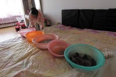 浮梁楼上漏水，住户失联，小区没物管，业主维权难！律师来支招……